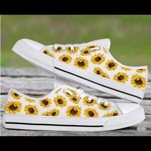 NIB-Sunflower Lace -Up Canvas Sneakers